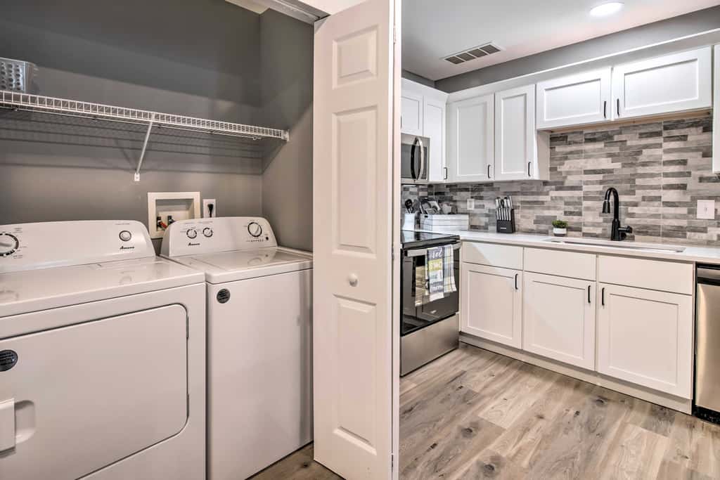 Pet-Friendly Abode, Walk to Table Rock Lake!