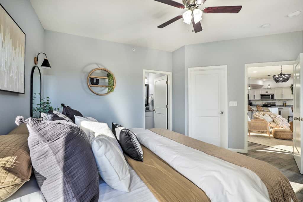 Reeds Spring Condo ~ 3 Mi to Silver Dollar City!