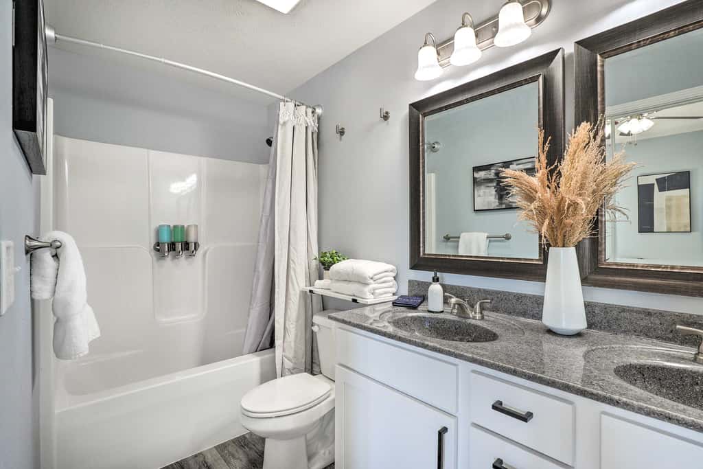 Reeds Spring Condo ~ 3 Mi to Silver Dollar City!