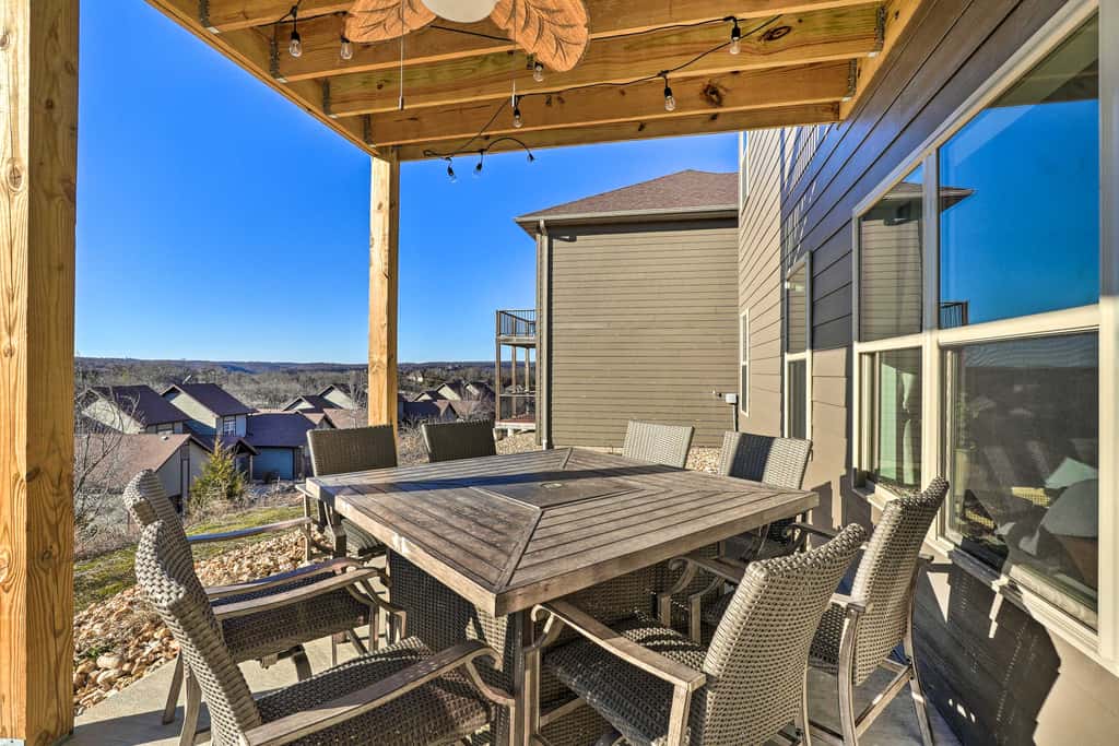 Reeds Spring Condo ~ 3 Mi to Silver Dollar City!