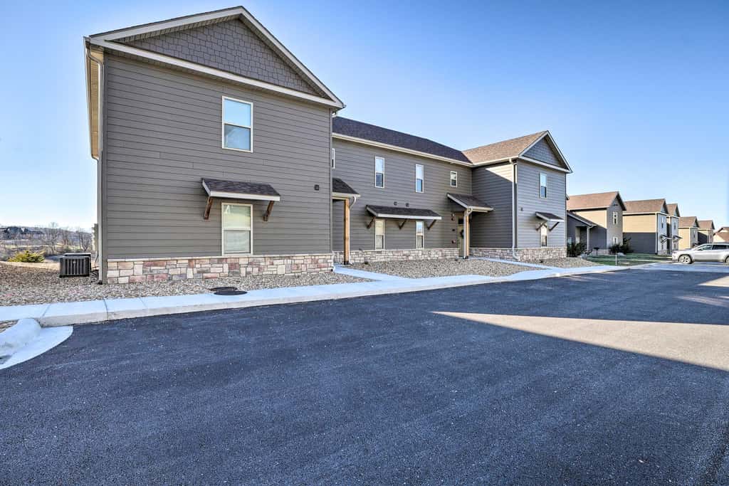 Reeds Spring Condo ~ 3 Mi to Silver Dollar City!