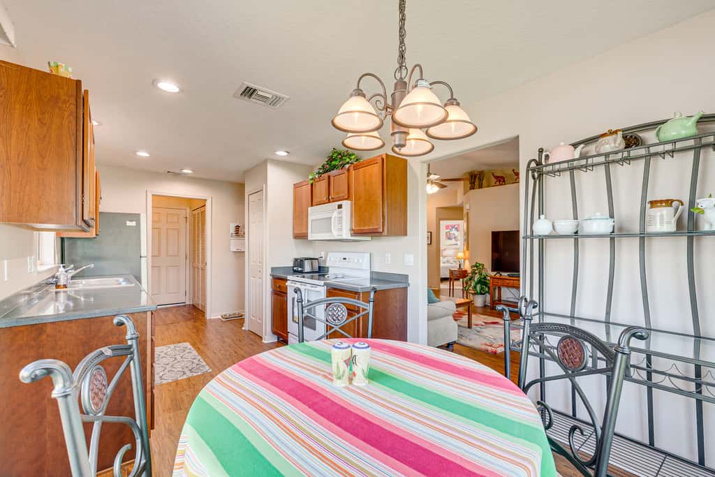 Ocala Home w/ Screened-In Porch & Community Perks!