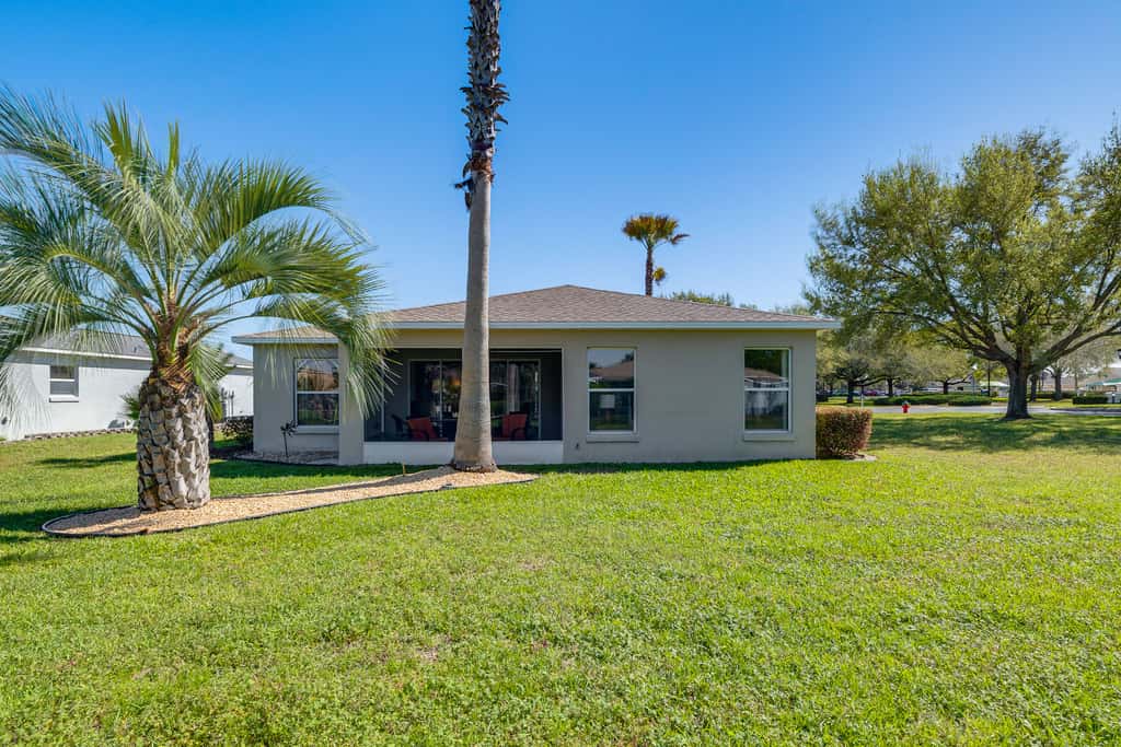 Ocala Home w/ Screened-In Porch & Community Perks!