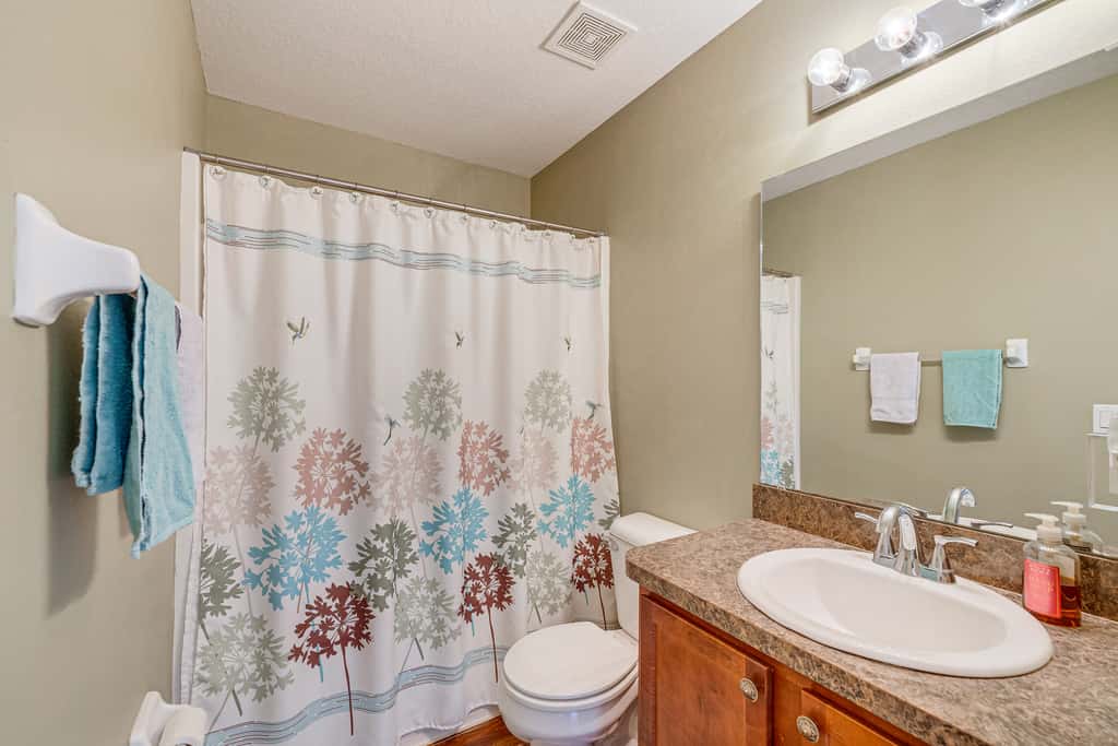 Ocala Home w/ Screened-In Porch & Community Perks!