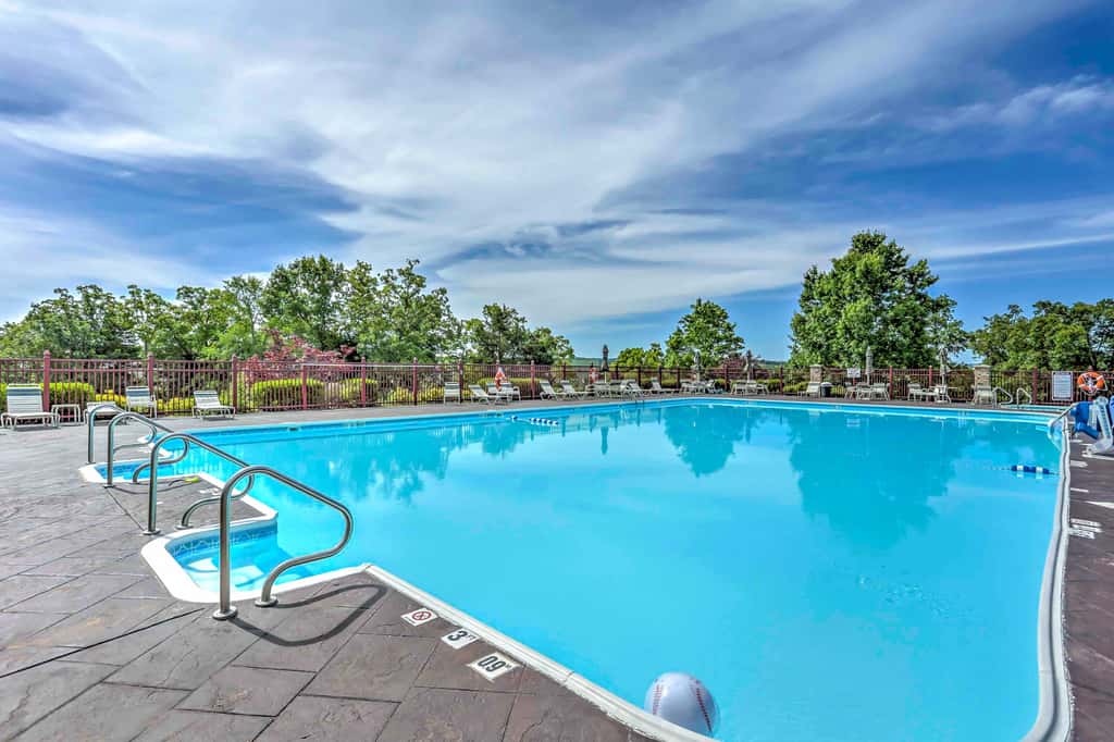 Near Branson Landing / Sister Condo Very Close By!