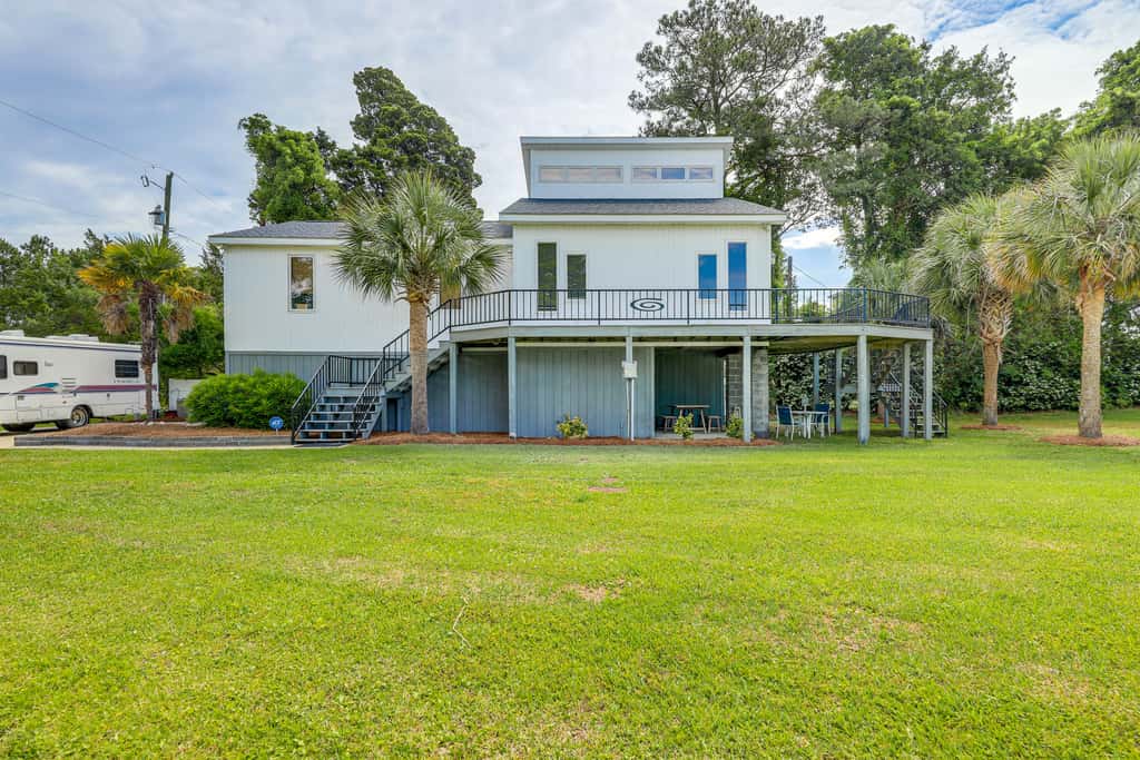 New Bern Home w/ Water View Near Downtown!