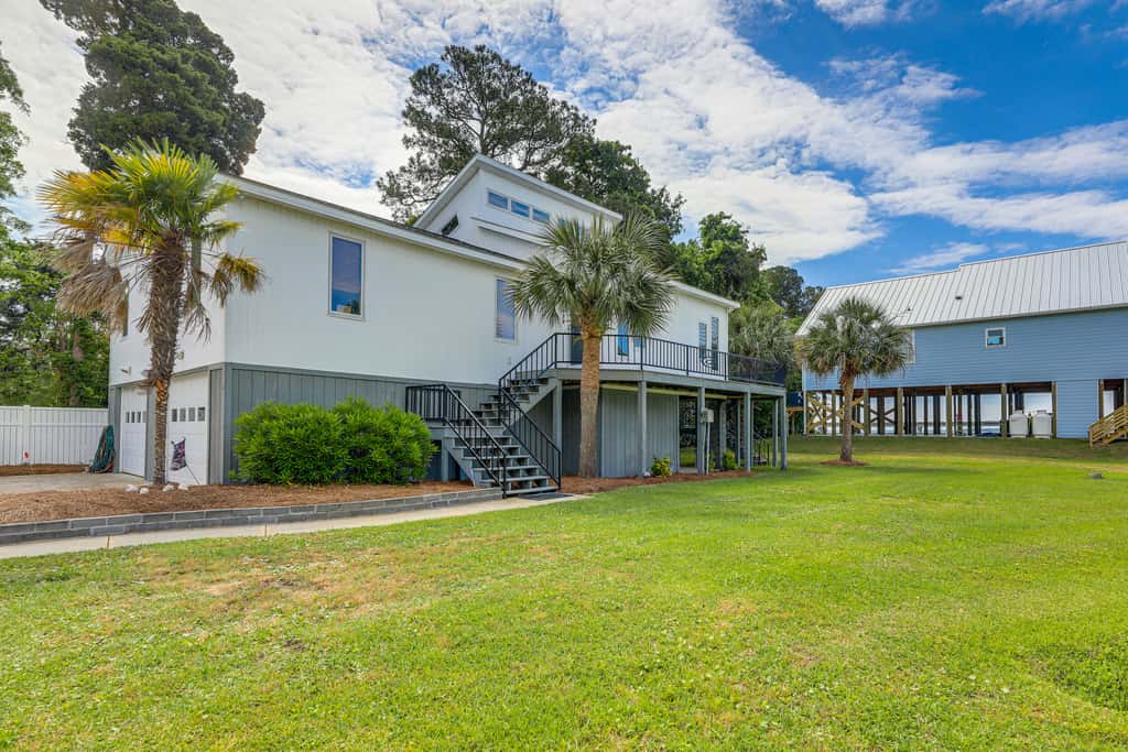 New Bern Home w/ Water View Near Downtown!