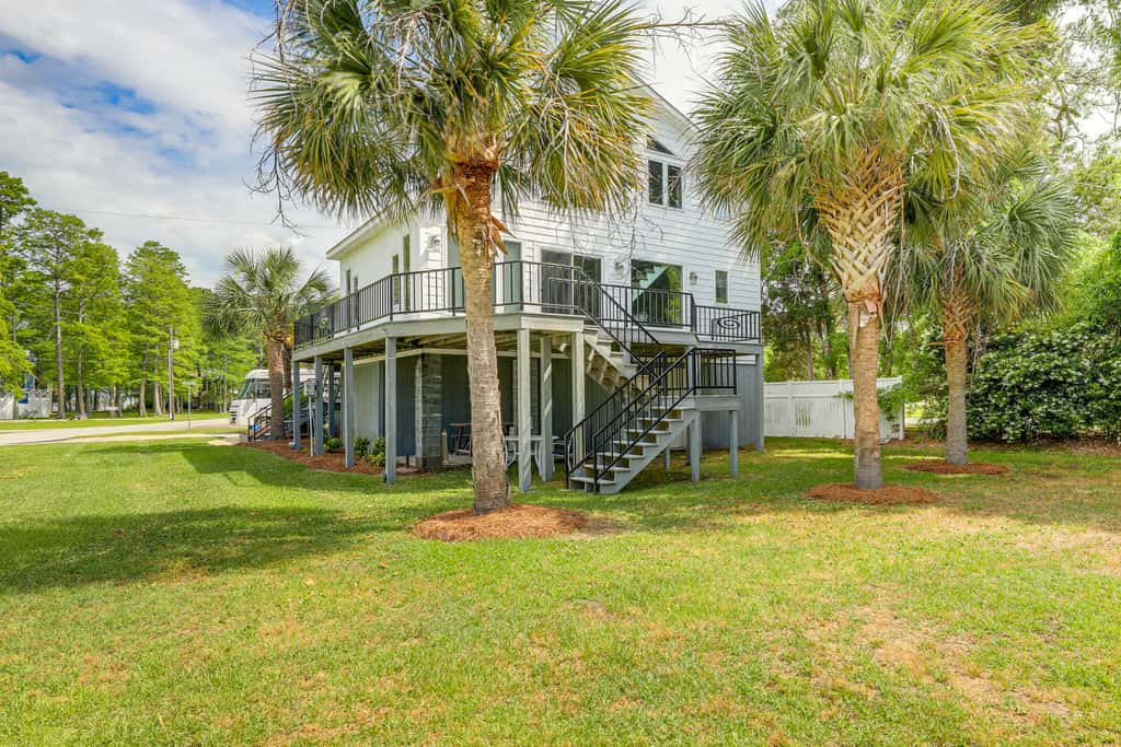 New Bern Home w/ Water View Near Downtown!