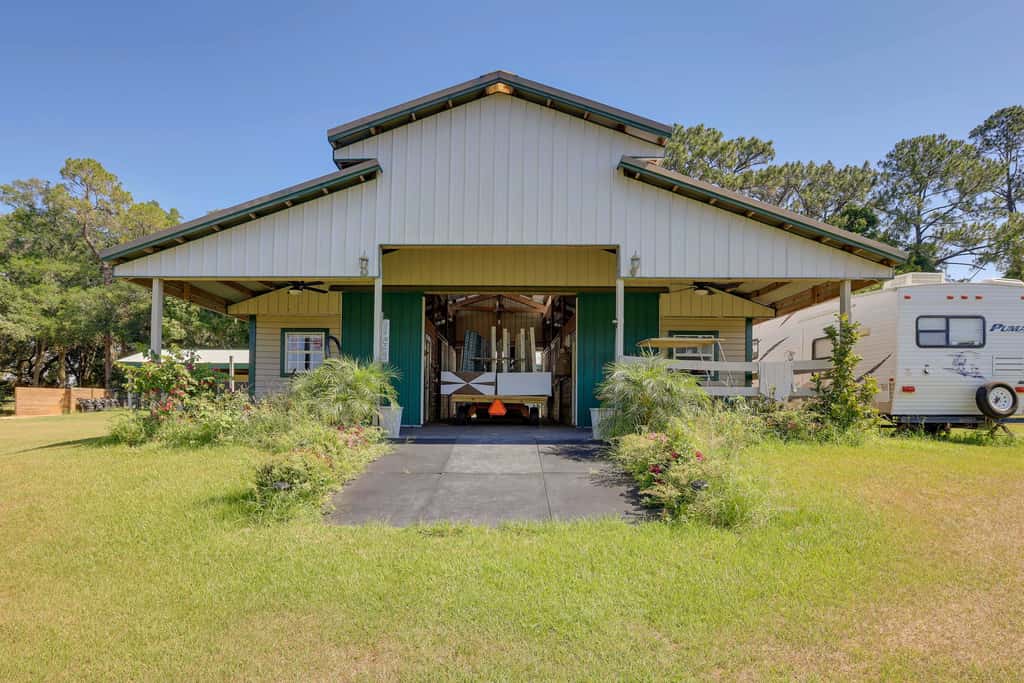 Ocala Tiny Home on 10-Acre Farm Near WEC!