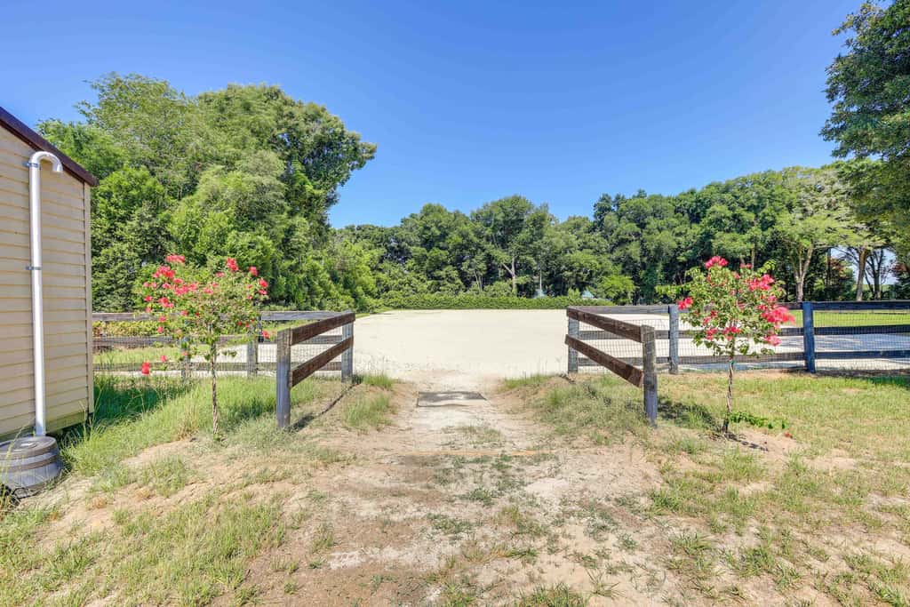Ocala Tiny Home on 10-Acre Farm Near WEC!