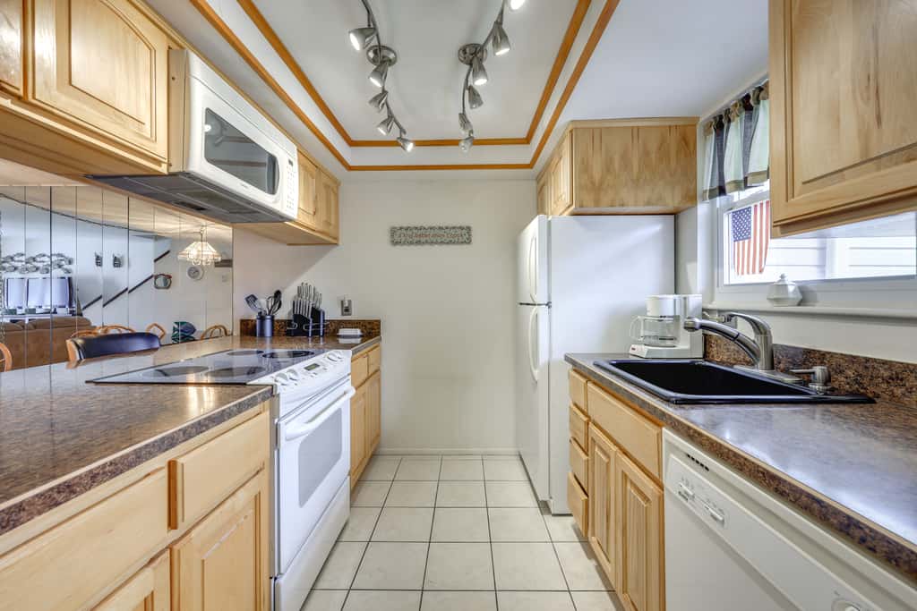 Riverfront Weleka Condo w/ Dock & Pool Access