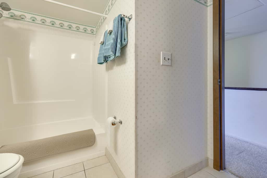 Riverfront Weleka Condo w/ Dock & Pool Access