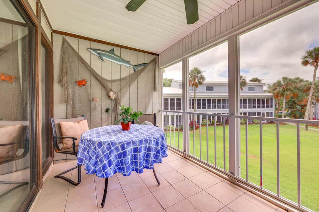 Riverfront Weleka Condo w/ Dock & Pool Access