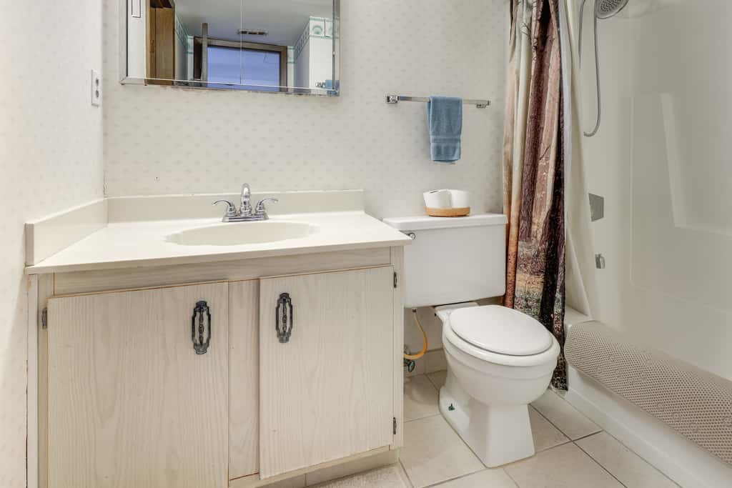 Riverfront Weleka Condo w/ Dock & Pool Access