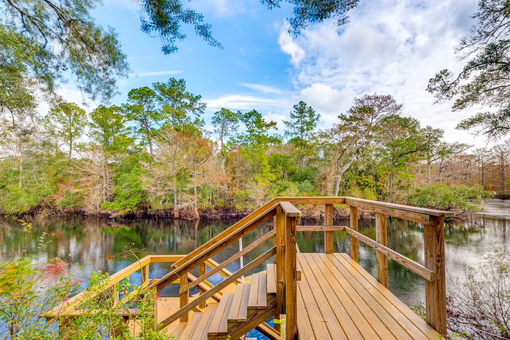 ‘Bovee’s Riverhouse’ Dunnellon Family Getaway!