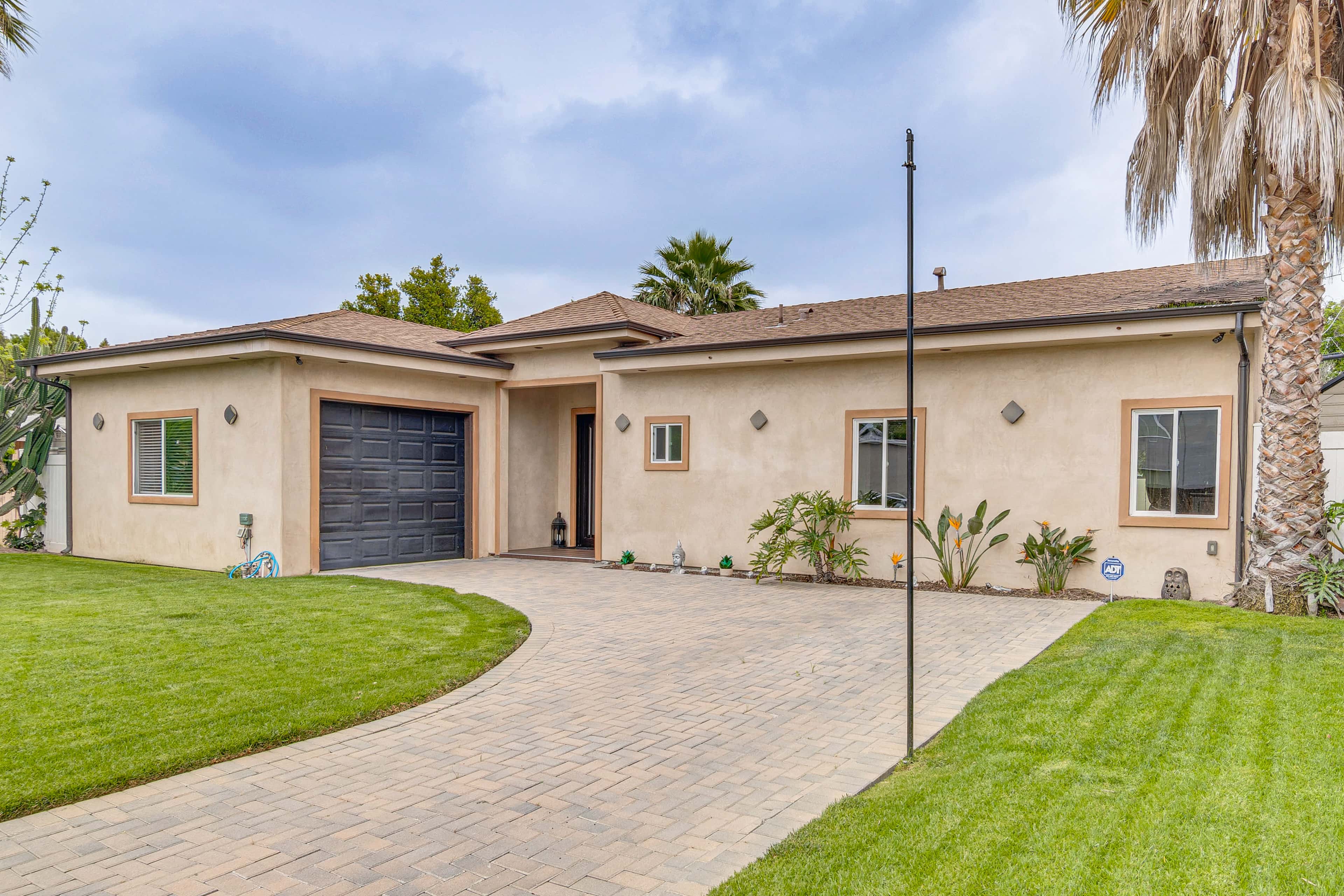 Private Pool + Sauna: Pet-Friendly Reseda Retreat!