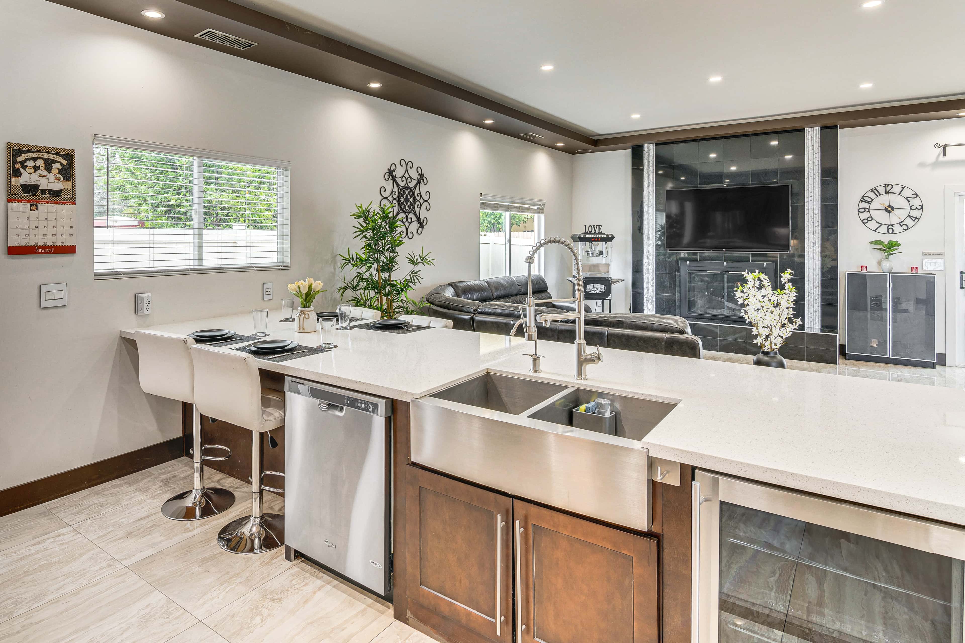 Private Pool + Sauna: Pet-Friendly Reseda Retreat!