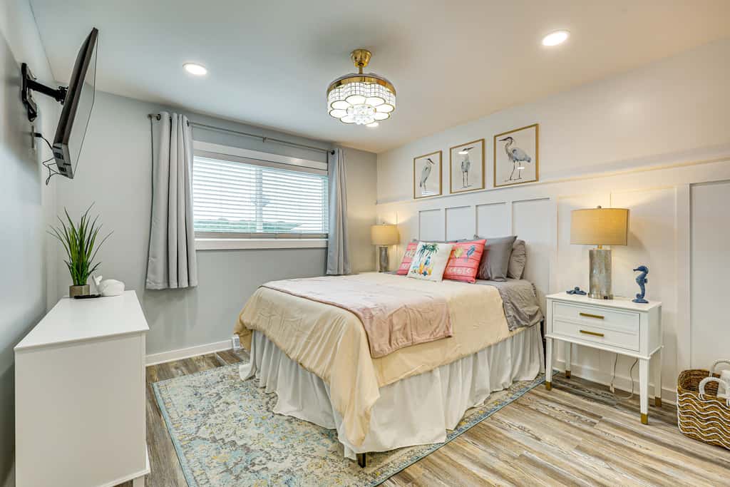Poolside Fun + Oceanfront Bliss: Kure Beach Haven!