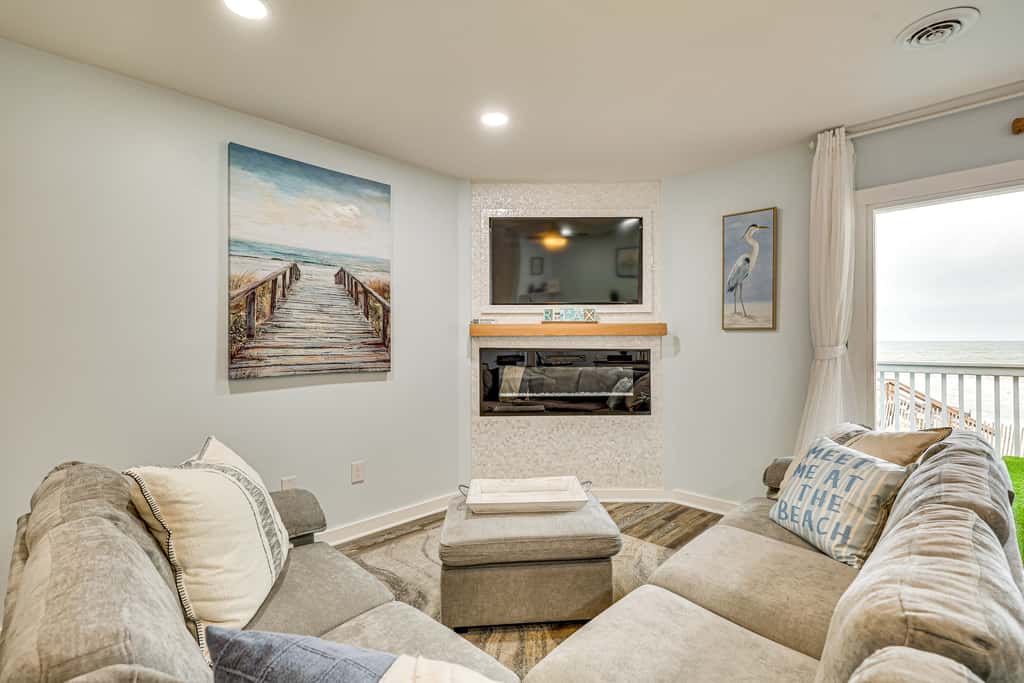 Poolside Fun + Oceanfront Bliss: Kure Beach Haven!