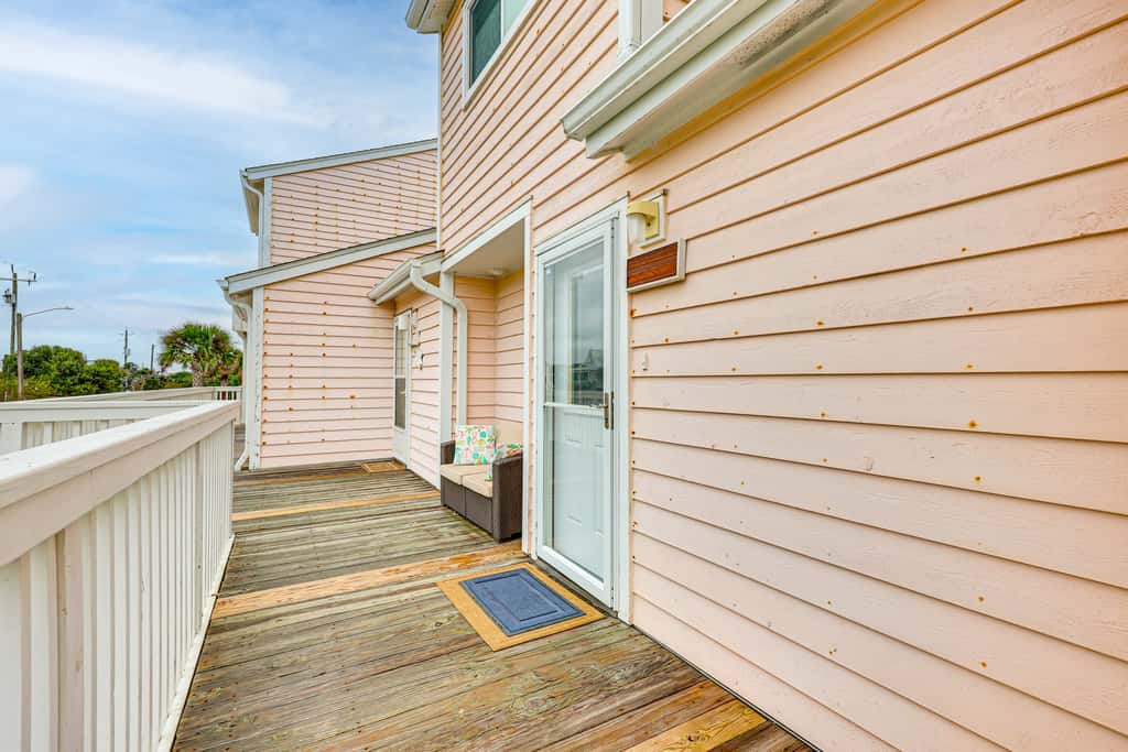 Poolside Fun + Oceanfront Bliss: Kure Beach Haven!