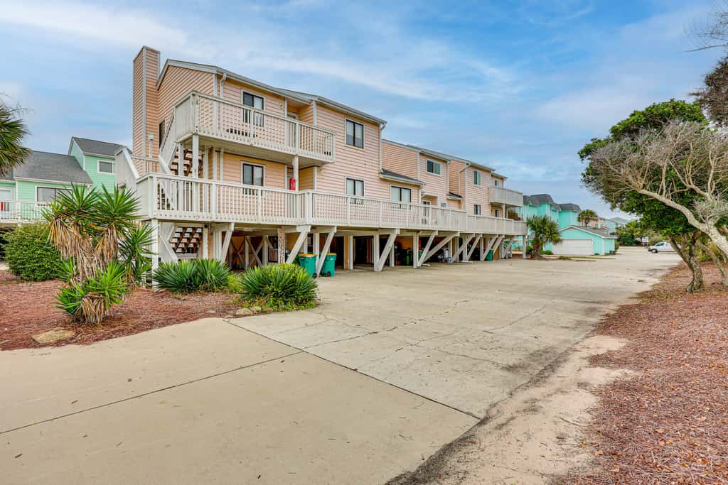 Poolside Fun + Oceanfront Bliss: Kure Beach Haven!