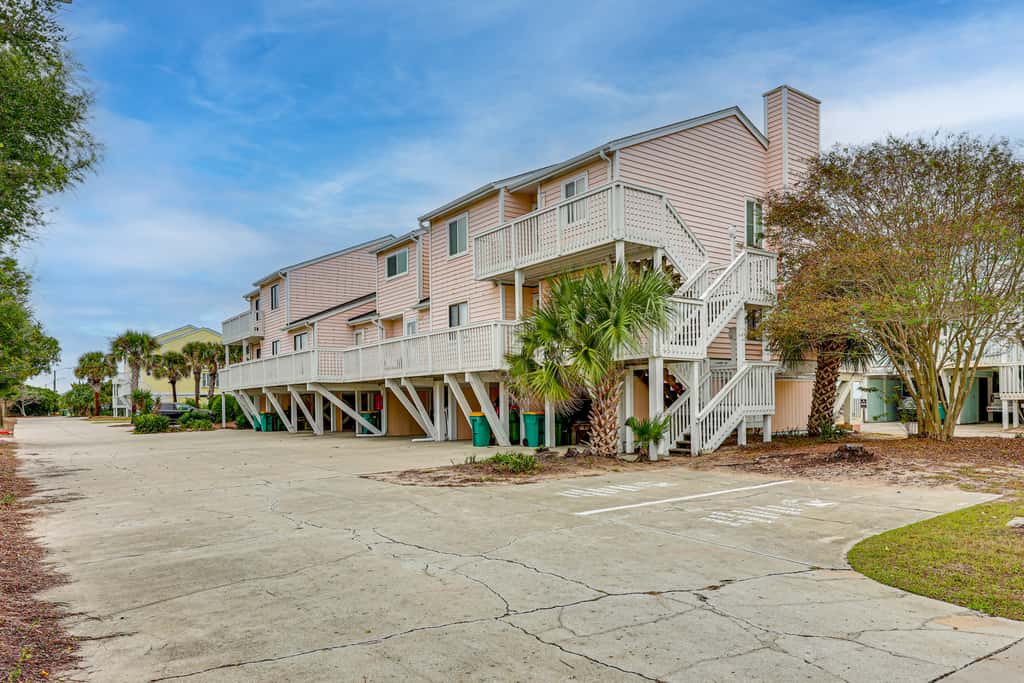 Poolside Fun + Oceanfront Bliss: Kure Beach Haven!