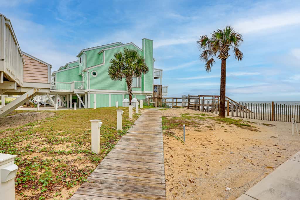 Poolside Fun + Oceanfront Bliss: Kure Beach Haven!