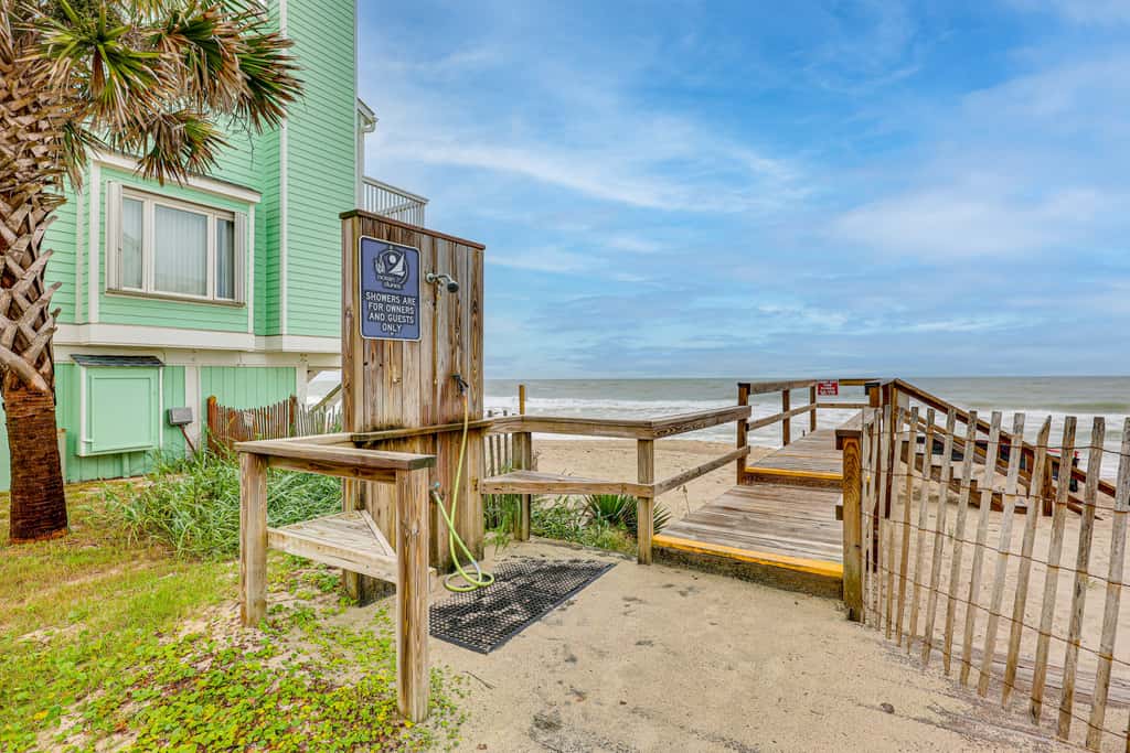 Poolside Fun + Oceanfront Bliss: Kure Beach Haven!