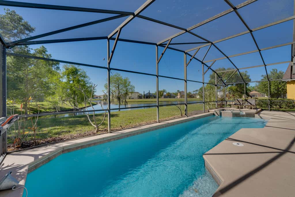 Lake-View Escape w/ Lanai in Kissimmee!