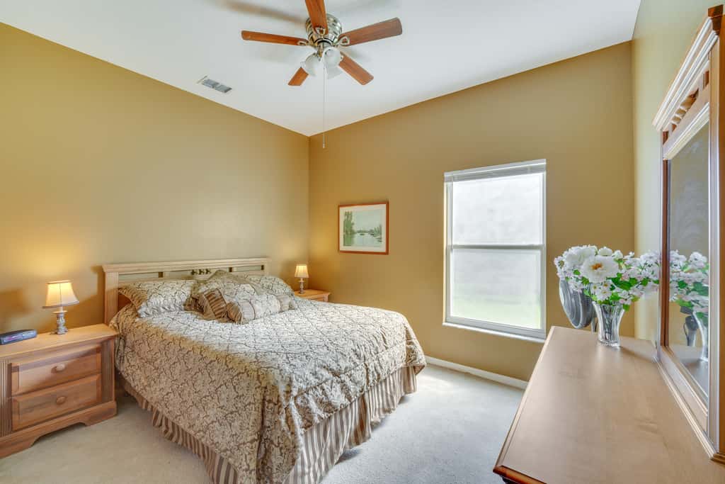 Lake-View Escape w/ Lanai in Kissimmee!