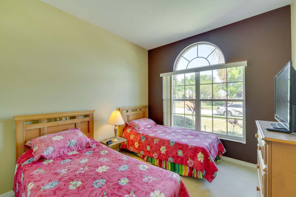 Lake-View Escape w/ Lanai in Kissimmee!