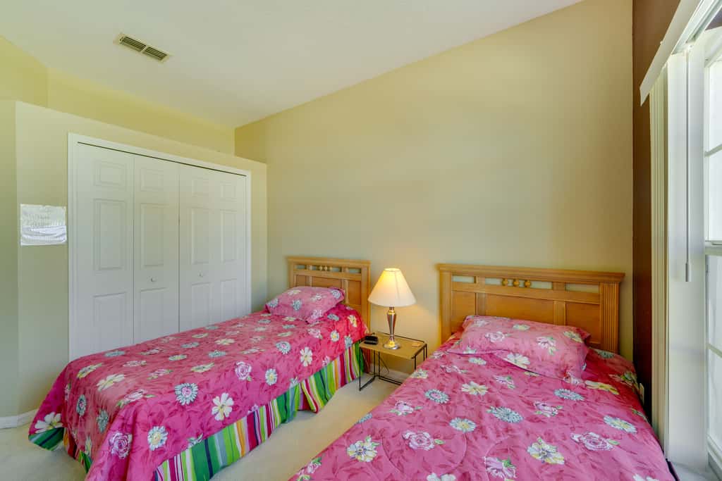 Lake-View Escape w/ Lanai in Kissimmee!