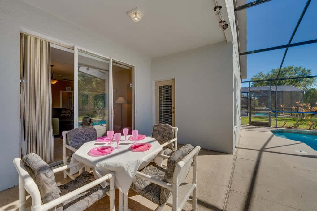 Lake-View Escape w/ Lanai in Kissimmee!