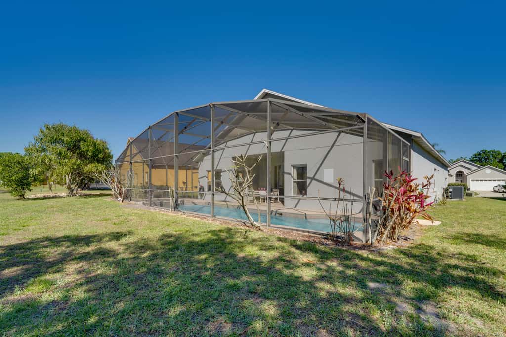 Lake-View Escape w/ Lanai in Kissimmee!