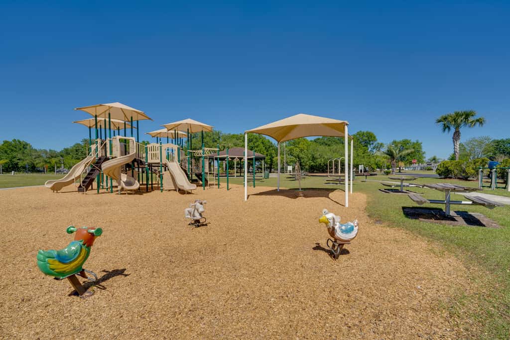 Lake-View Escape w/ Lanai in Kissimmee!