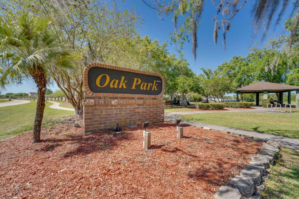 Lake-View Escape w/ Lanai in Kissimmee!