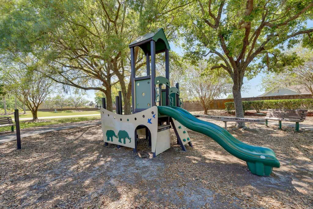 Lake-View Escape w/ Lanai in Kissimmee!