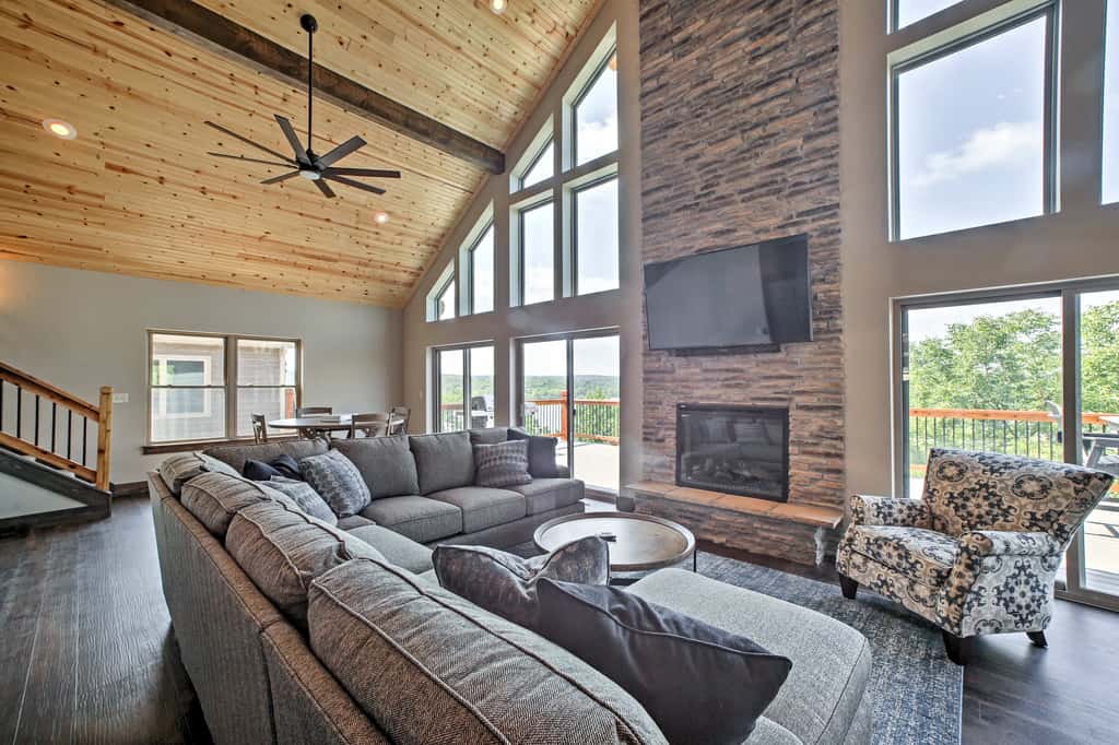 Lavish Retreat w/ Decks, Steps to Table Rock Lake!