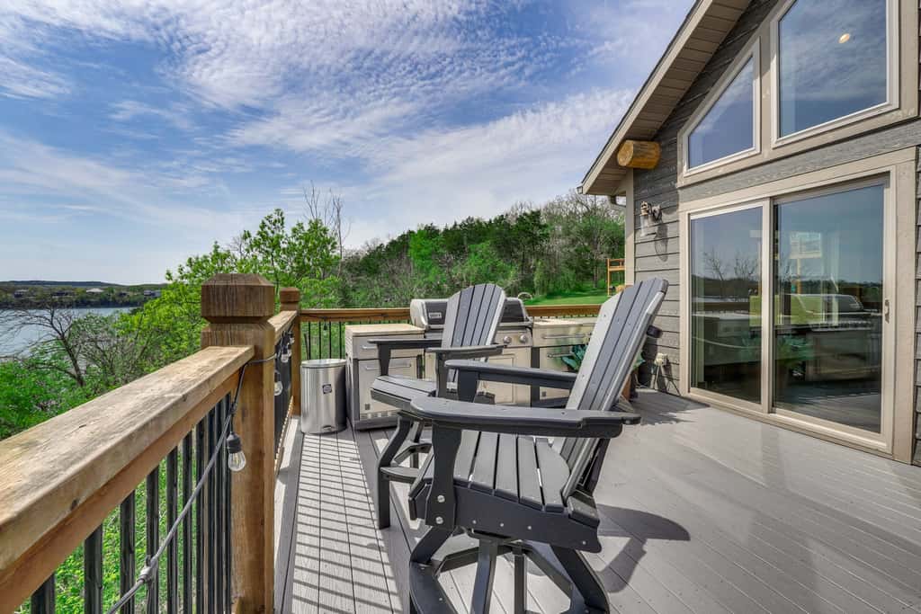 Lavish Retreat w/ Decks, Steps to Table Rock Lake!