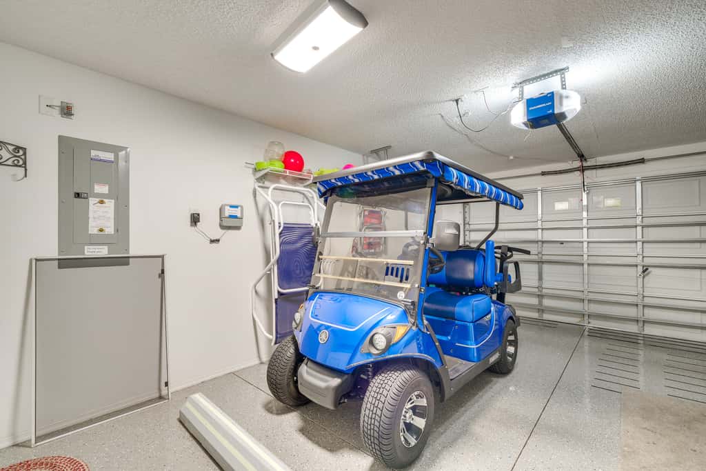 The Villages 2BR Vacation Home, Lanai & Golf Cart