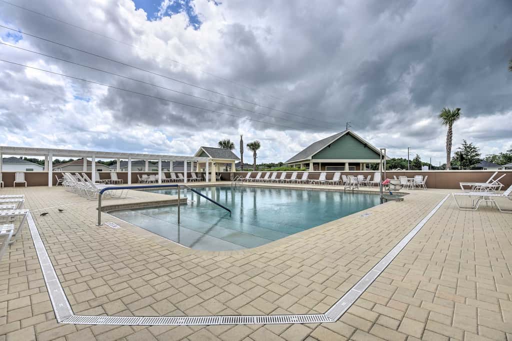 The Villages 2BR Vacation Home, Lanai & Golf Cart