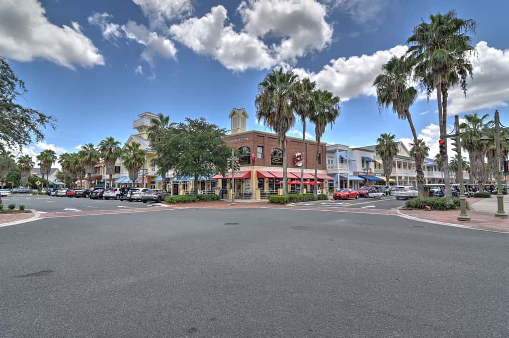 The Villages 2BR Vacation Home, Lanai & Golf Cart