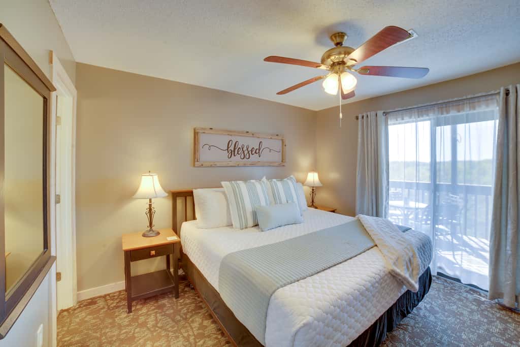 Unwind Fireside: Ozark Mtn Condo w/ Resort Perks!