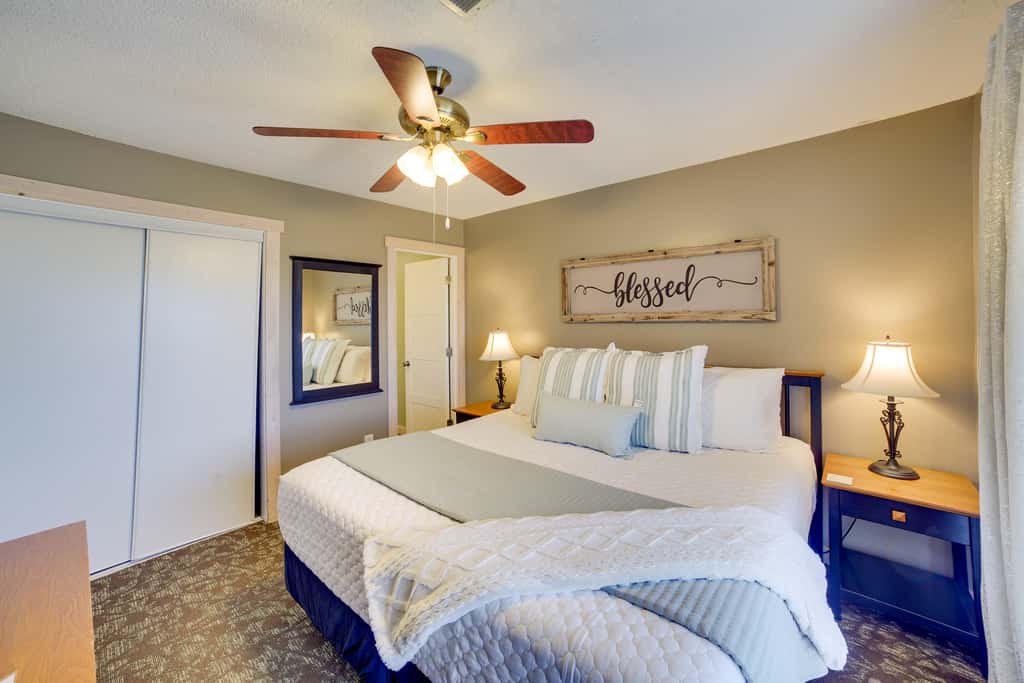 Unwind Fireside: Ozark Mtn Condo w/ Resort Perks!