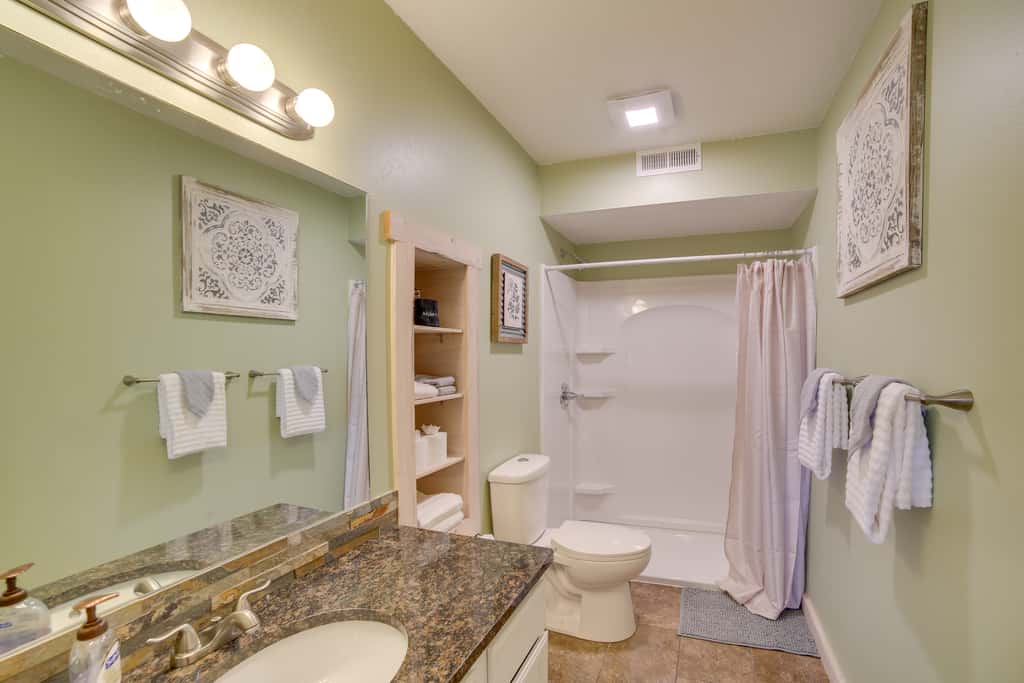 Unwind Fireside: Ozark Mtn Condo w/ Resort Perks!