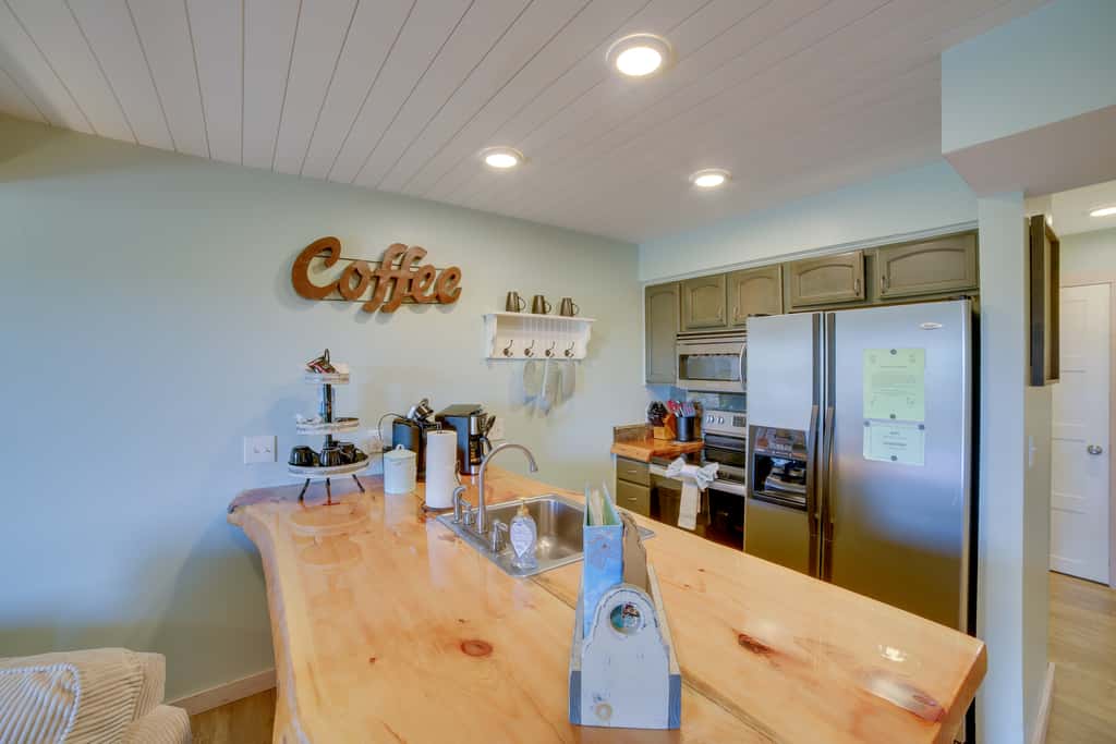 Unwind Fireside: Ozark Mtn Condo w/ Resort Perks!