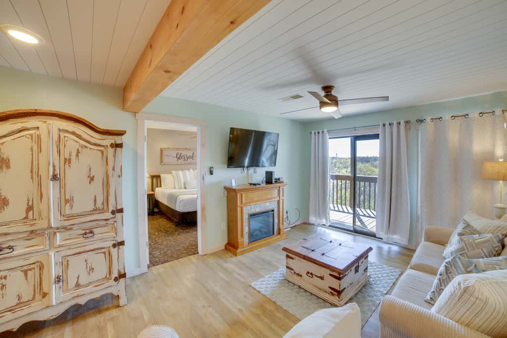 Unwind Fireside: Ozark Mtn Condo w/ Resort Perks!