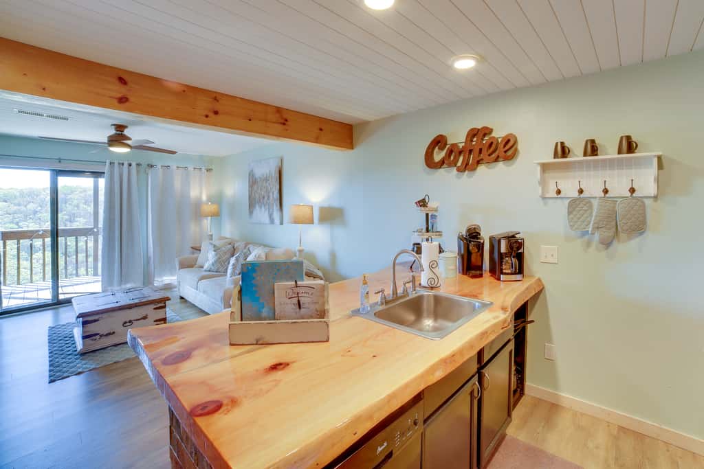 Unwind Fireside: Ozark Mtn Condo w/ Resort Perks!