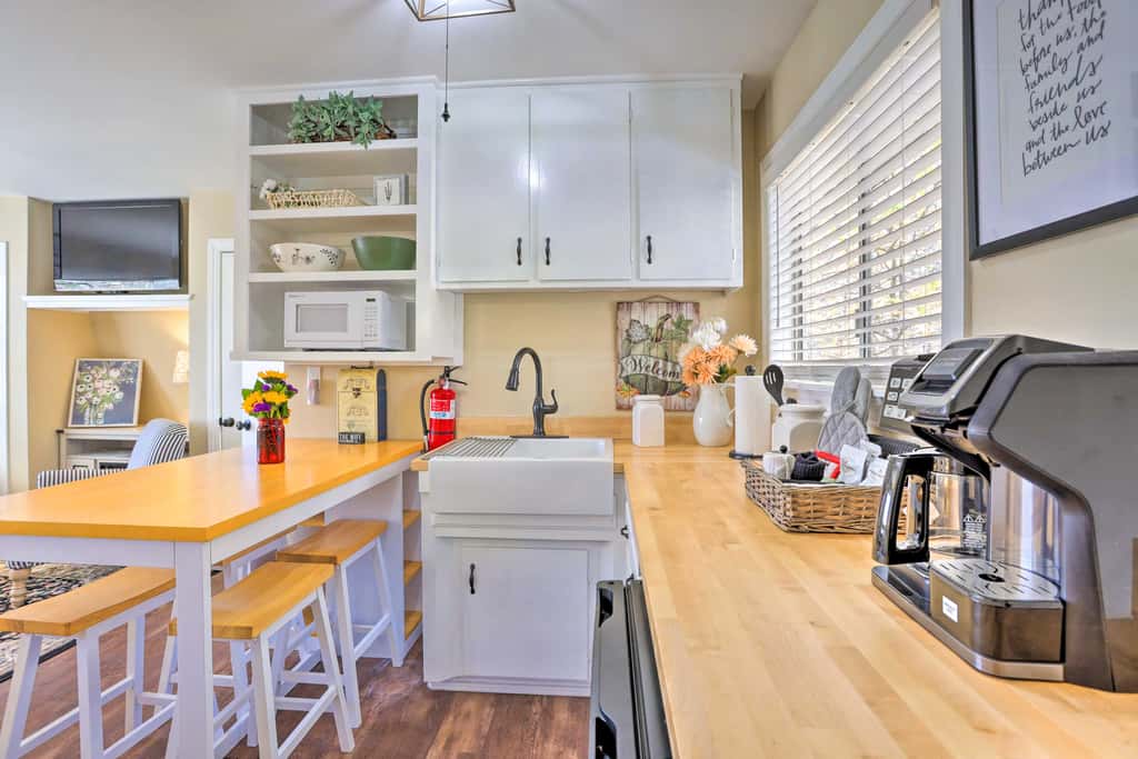 Lake Arrowhead Studio Near Hiking w/ Hot Tub