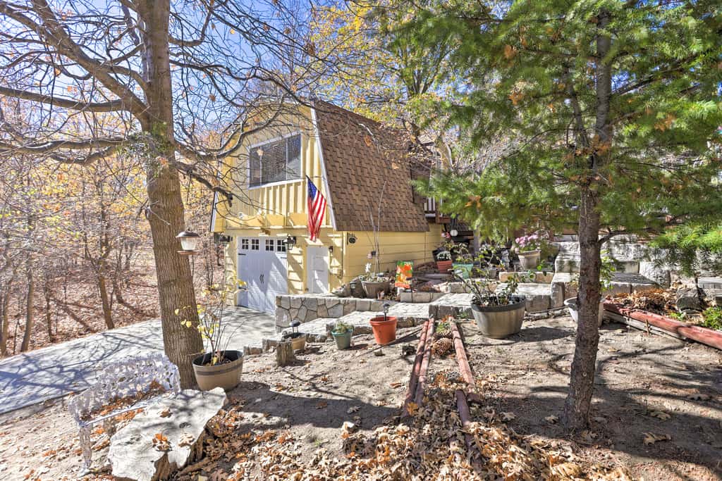 Lake Arrowhead Studio Near Hiking w/ Hot Tub
